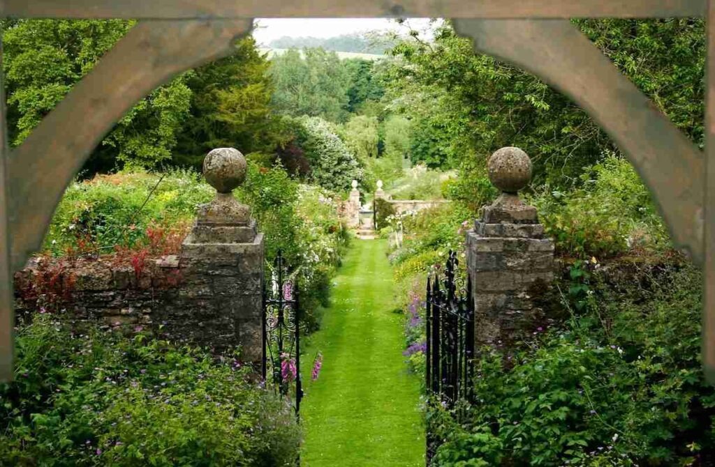 cerney house gardens
