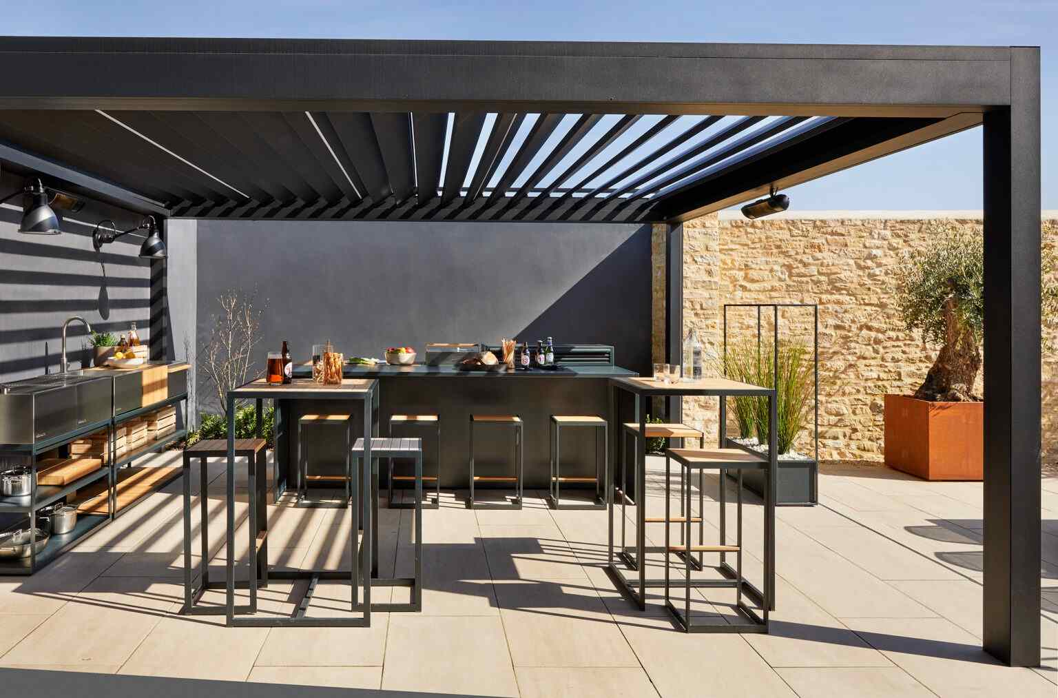 outdoor kitchen with roof