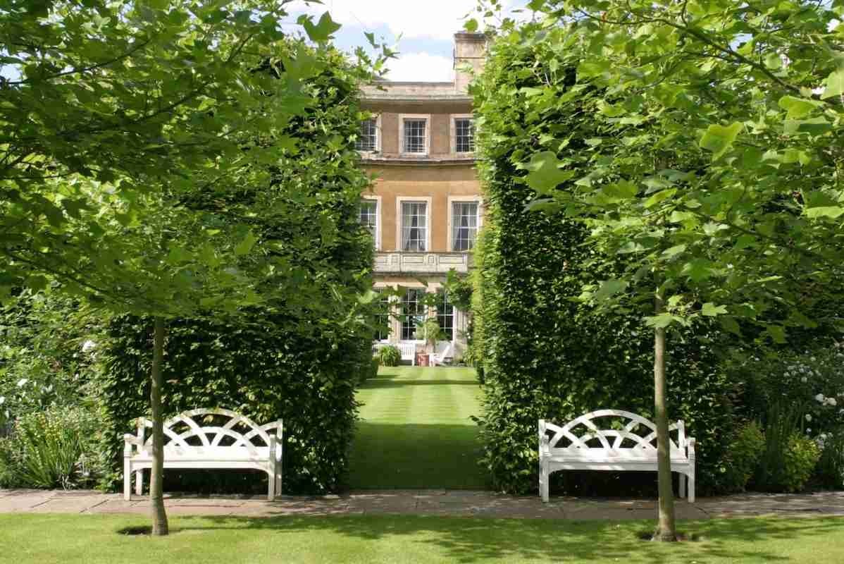 badminton house garden